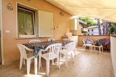 Marina di Grosseto - Wohnung  Il Timone - Mittagessen auf der Terrasse