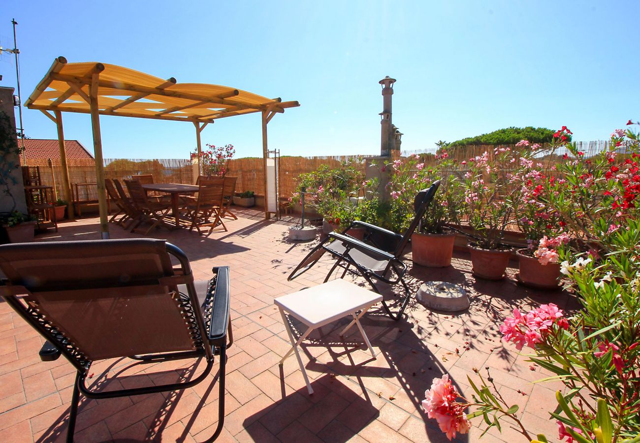 Castiglione della Pescaia - Wohnung Anna - Blick auf die große Terrasse