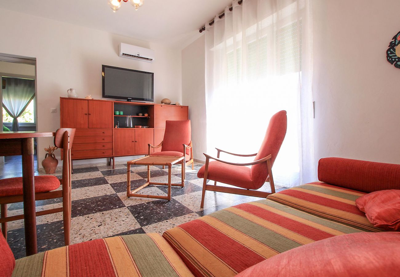 Castiglione della Pescaia - Wohnung Anna - Das Wohnzimmer mit TV