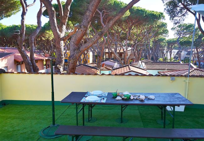 Marina di Grosseto-Wohnung Lavanda - Mittagessen auf der Terrasse