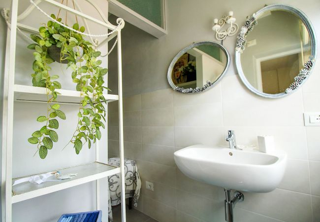 Villa in Marina di Grosseto - Villa Gio-Dì con grande giardino Villa in Marina di Grosseto - Villa Gio-Dì con grande giardino