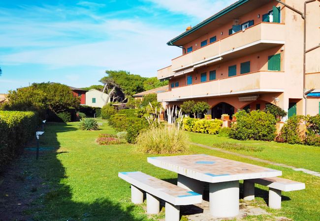 Ferienwohnung in Albinia - Appartamento La Ginestra sulla Spiaggia Ferienwohnung in Albinia - Appartamento La Ginestra sulla Spiaggia