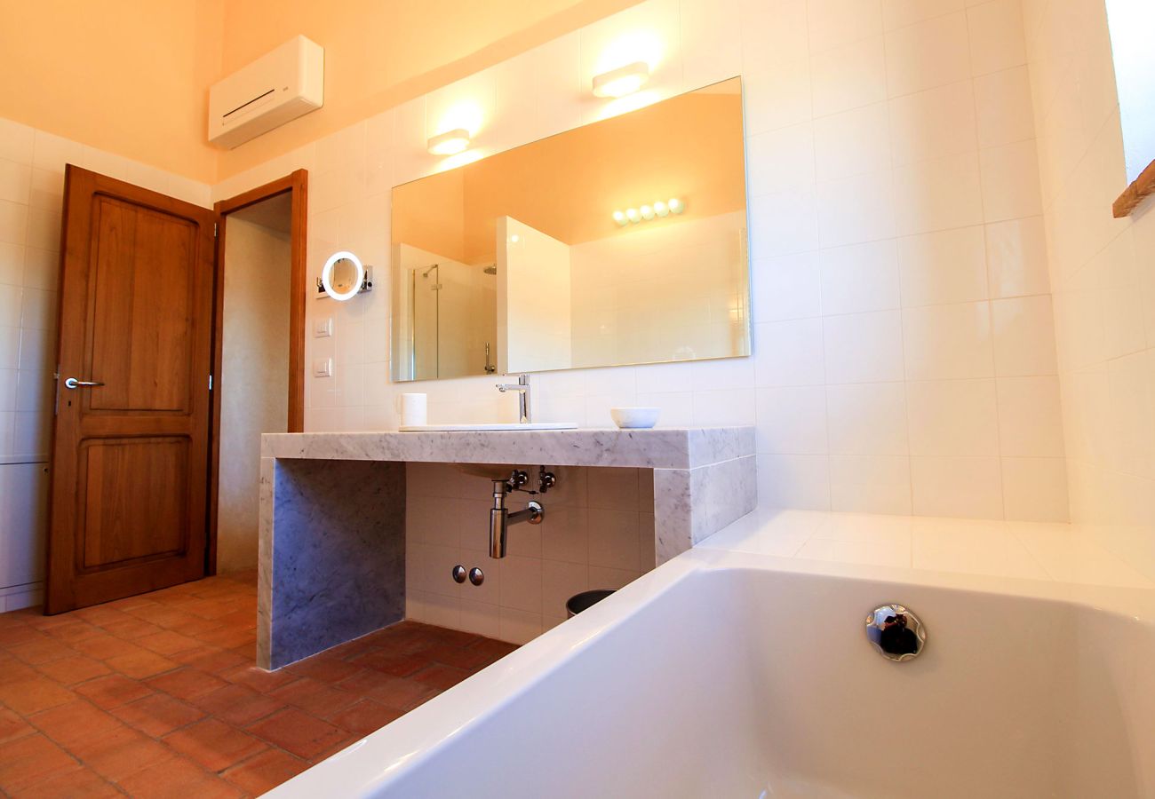 Ferienhaus in Magliano in Toscana - La Centurina mit Panoramablick