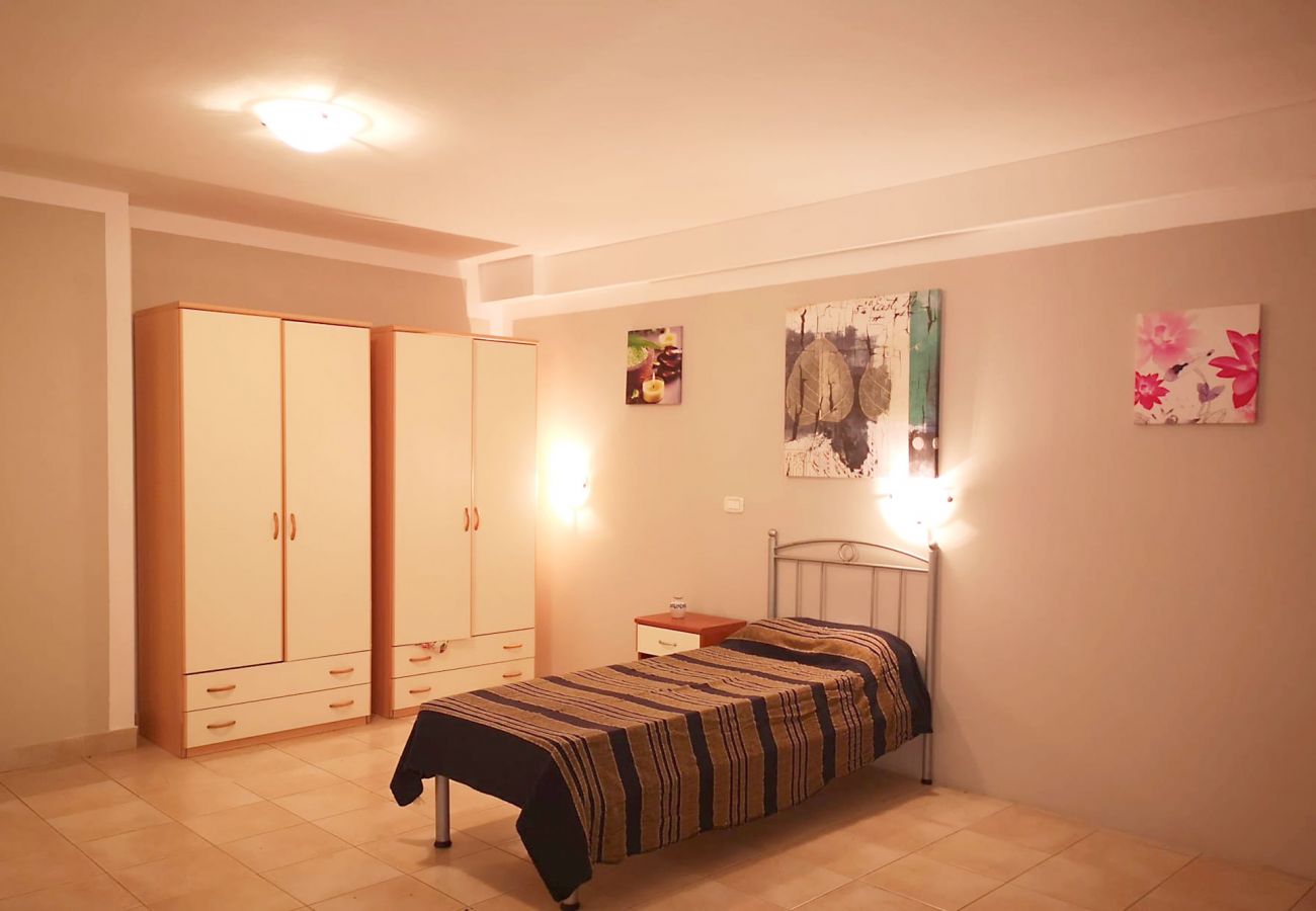 Principina Mare - Appartement Bruno - Le lit simple