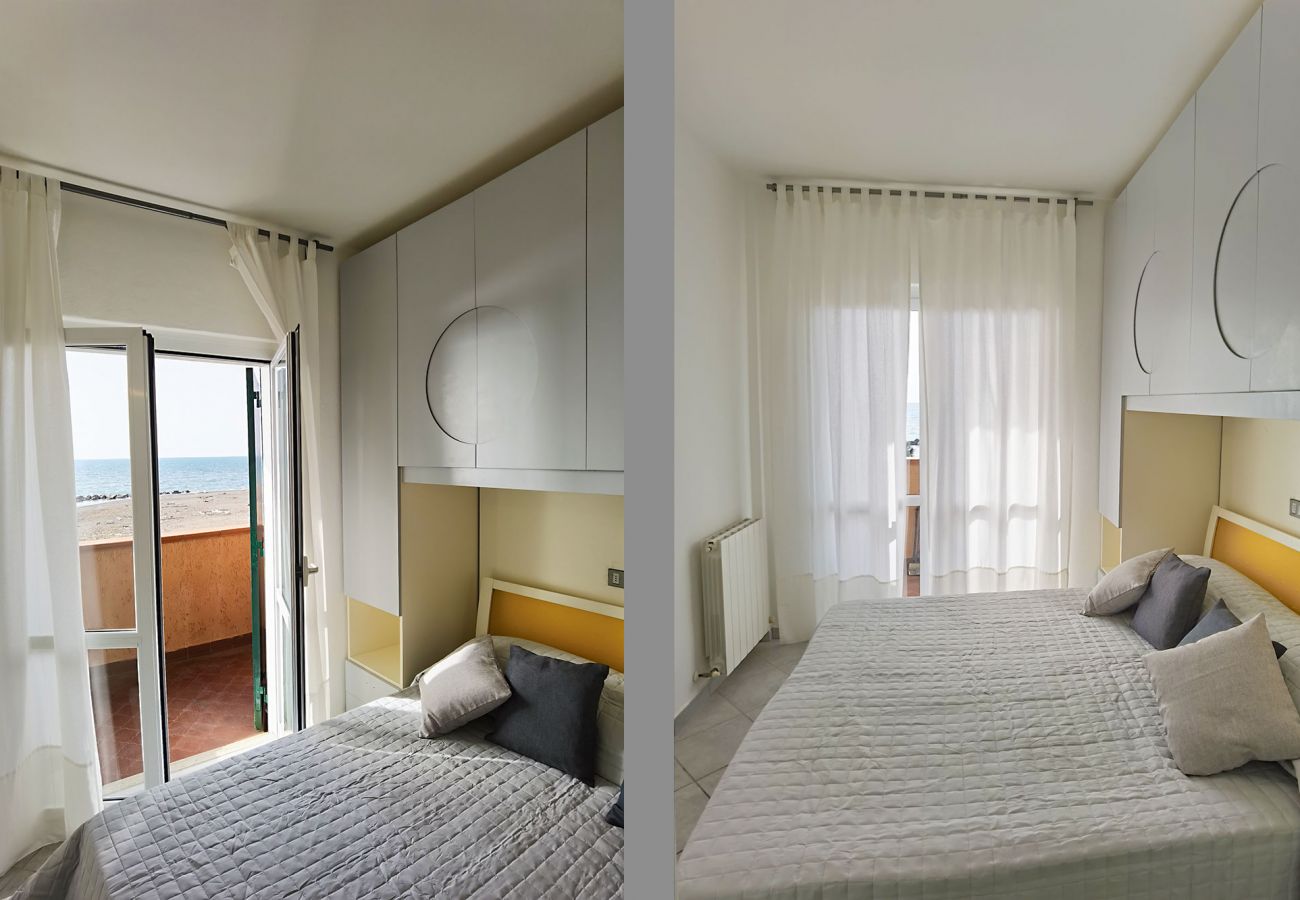 Chambre double de l'appartement Germoglio sur la mer en Toscane 