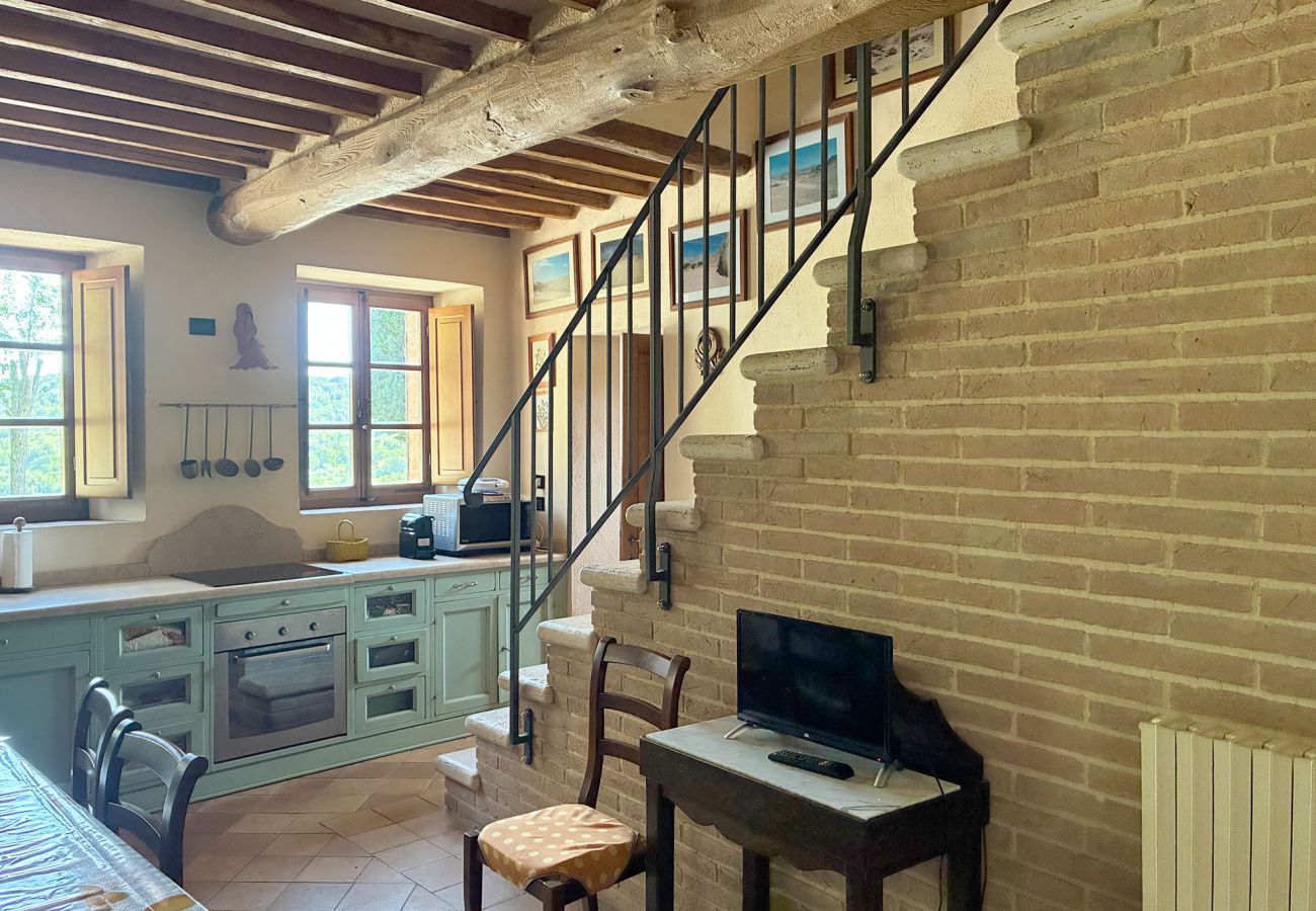 Villa a Pari - Villa Este con piscina in campagna