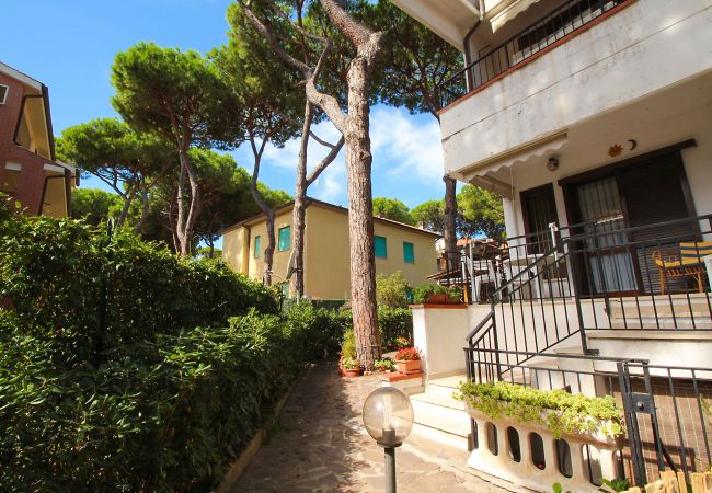 Appartamento a Marina di Grosseto - Appartamento Rosmarina 300 metri dal mare Appartamento a Marina di Grosseto - Appartamento Rosmarina 300 metri dal mare