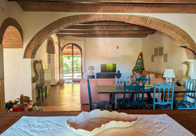 Villa a Suvereto - Villa Poggio al Coniglio a Suvereto con piscina Villa a Suvereto - Villa Poggio al Coniglio a Suvereto con piscina