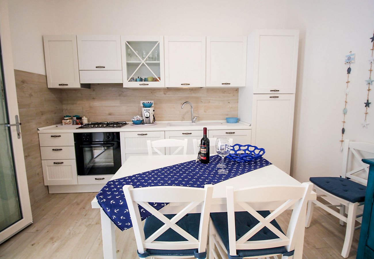 Marina di Grosseto - Il Timone Apartment - The practical kitchen