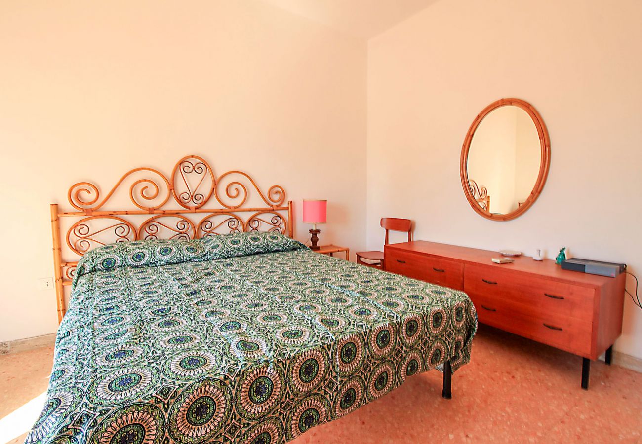 Castiglione della Pescaia Apartment Anna The master bedroom - Details