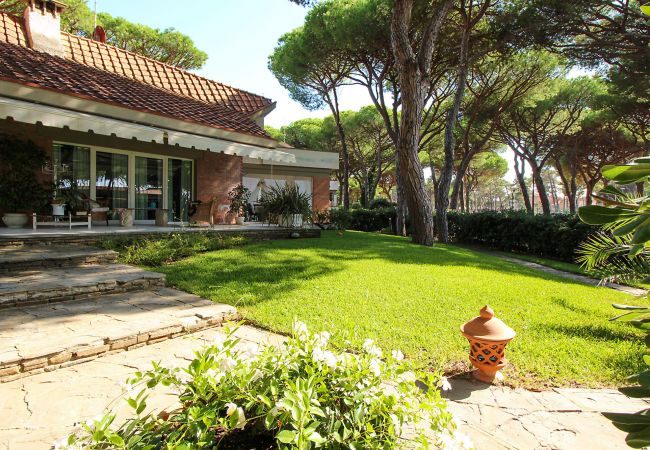 Villa in Marina di Grosseto - Villa Gio-Dì con grande giardino Villa in Marina di Grosseto - Villa Gio-Dì con grande giardino
