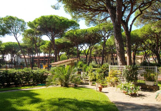 Villa in Marina di Grosseto - Villa Gio-Dì con grande giardino Villa in Marina di Grosseto - Villa Gio-Dì con grande giardino
