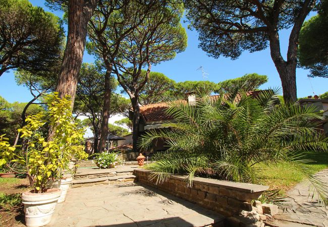 Villa in Marina di Grosseto - Villa Gio-Dì con grande giardino Villa in Marina di Grosseto - Villa Gio-Dì con grande giardino