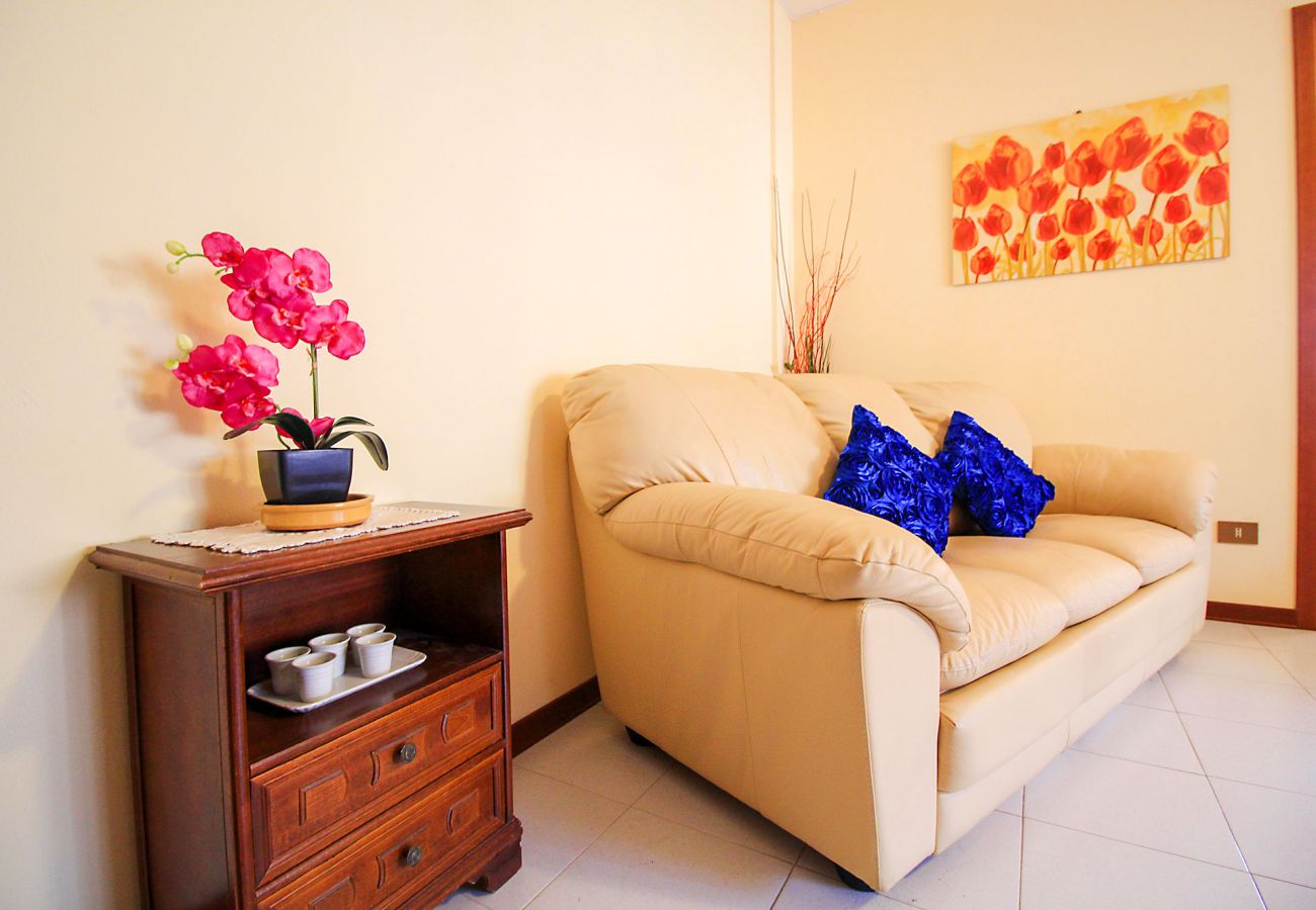 Porto S. Stefano-Pozzarello Apartment- Detail of the living room