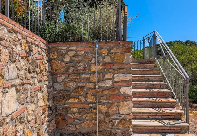 Villa in Suvereto - Villa Poggio al Coniglio a Suvereto con piscina Villa in Suvereto - Villa Poggio al Coniglio a Suvereto con piscina