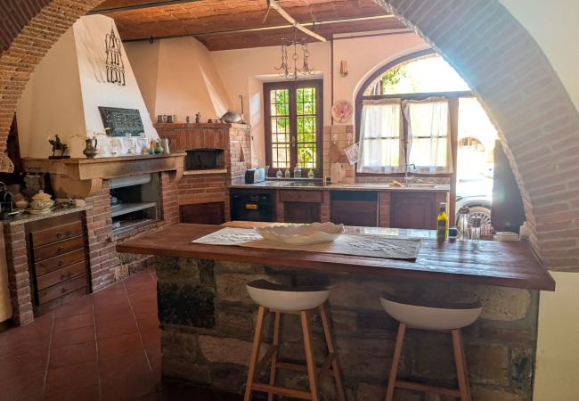 Villa in Suvereto - Villa Poggio al Coniglio a Suvereto con piscina Villa in Suvereto - Villa Poggio al Coniglio a Suvereto con piscina