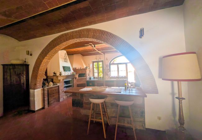 Villa in Suvereto - Villa Poggio al Coniglio a Suvereto con piscina Villa in Suvereto - Villa Poggio al Coniglio a Suvereto con piscina