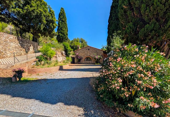 Villa in Suvereto - Villa Poggio al Coniglio a Suvereto con piscina Villa in Suvereto - Villa Poggio al Coniglio a Suvereto con piscina