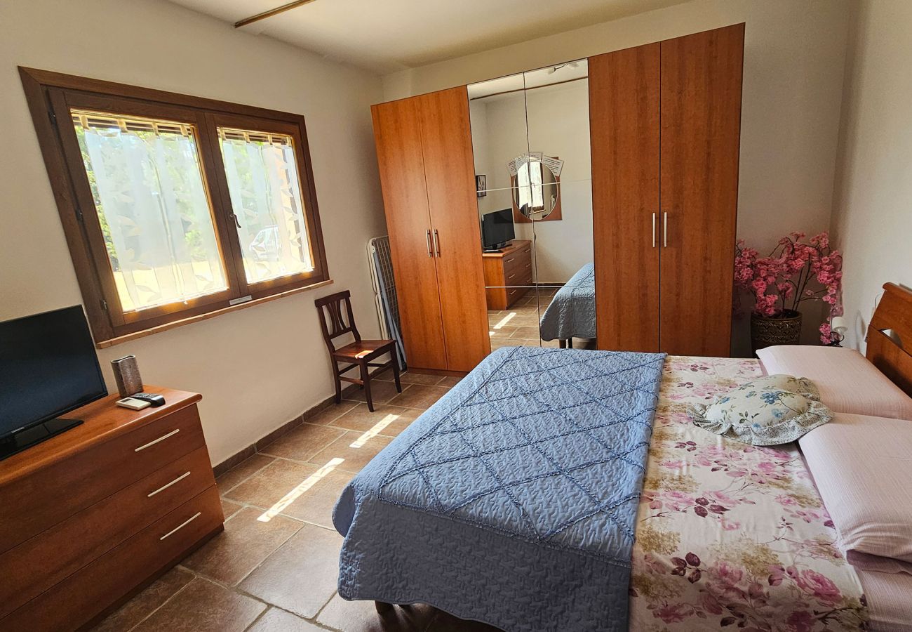 Apartment in Scansano - Apartment Benefizio, pool and tuscan nature