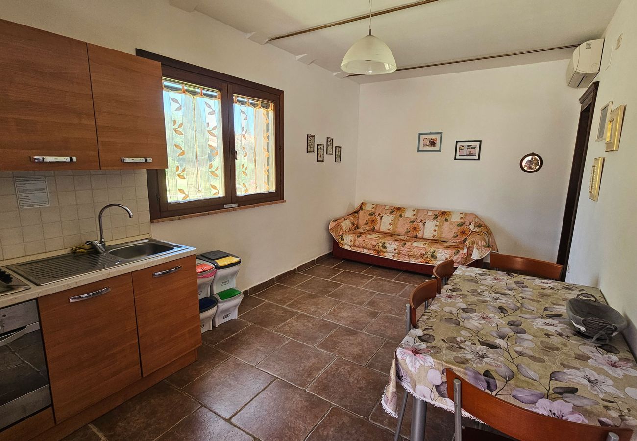 Apartment in Scansano - Apartment Benefizio, pool and tuscan nature
